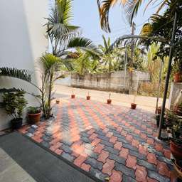 Unforgettable Stays: Finding Accommodation with Breathtaking Views Near Athirapally Falls