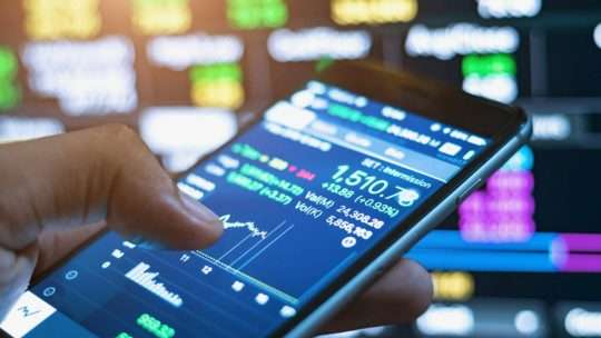 Why Smart Investors Choose Track Kinrix 600 for Market Insights