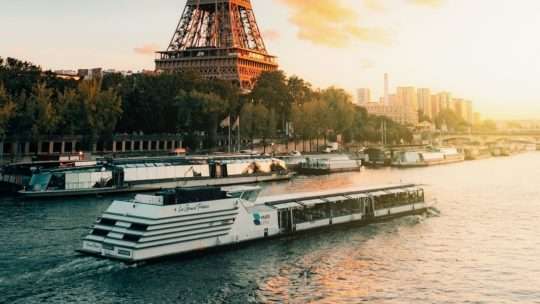 How to Combine Eiffel Tower and Seine Cruise in One Day